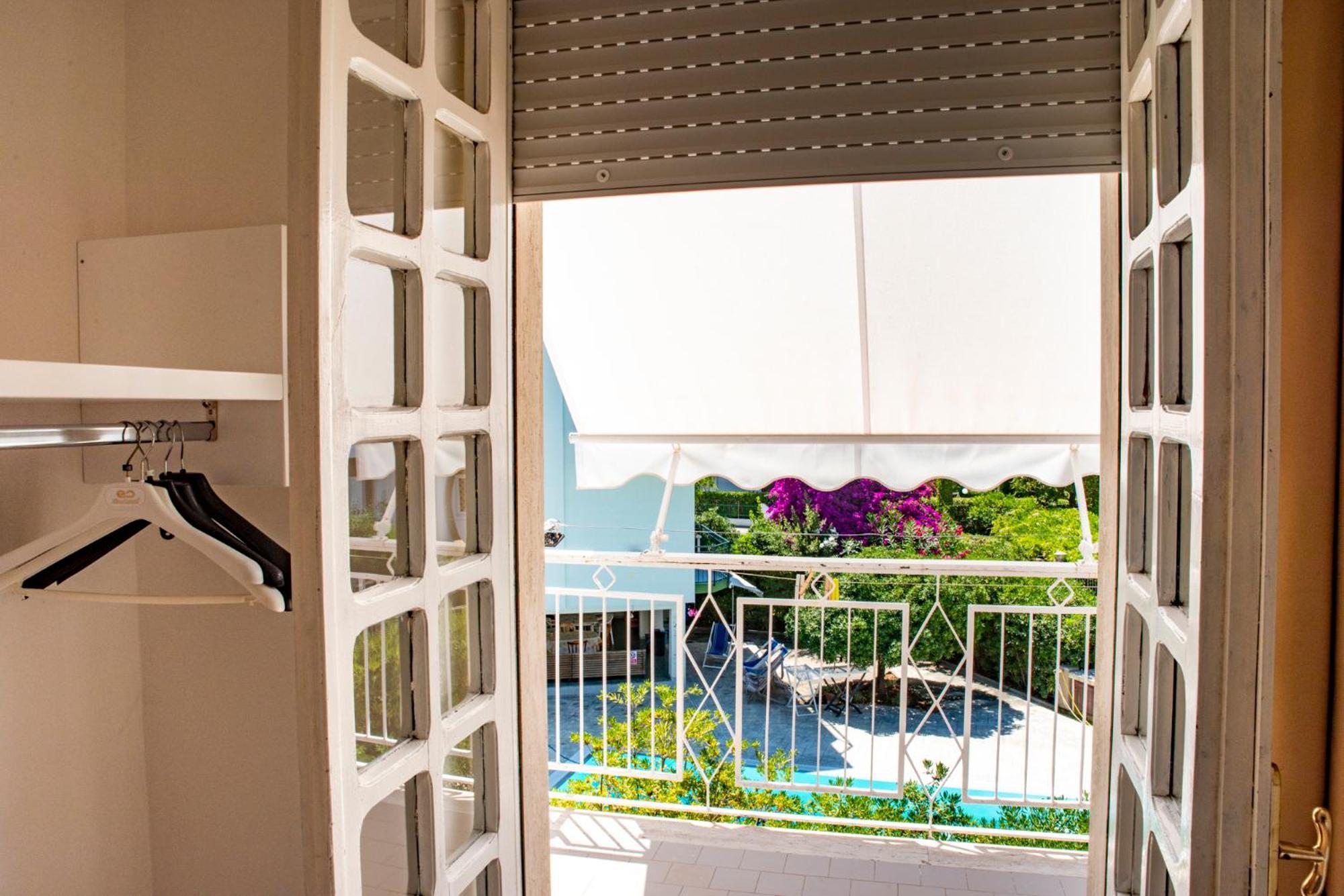 Solaris Paestum Bed and Breakfast Buitenkant foto
