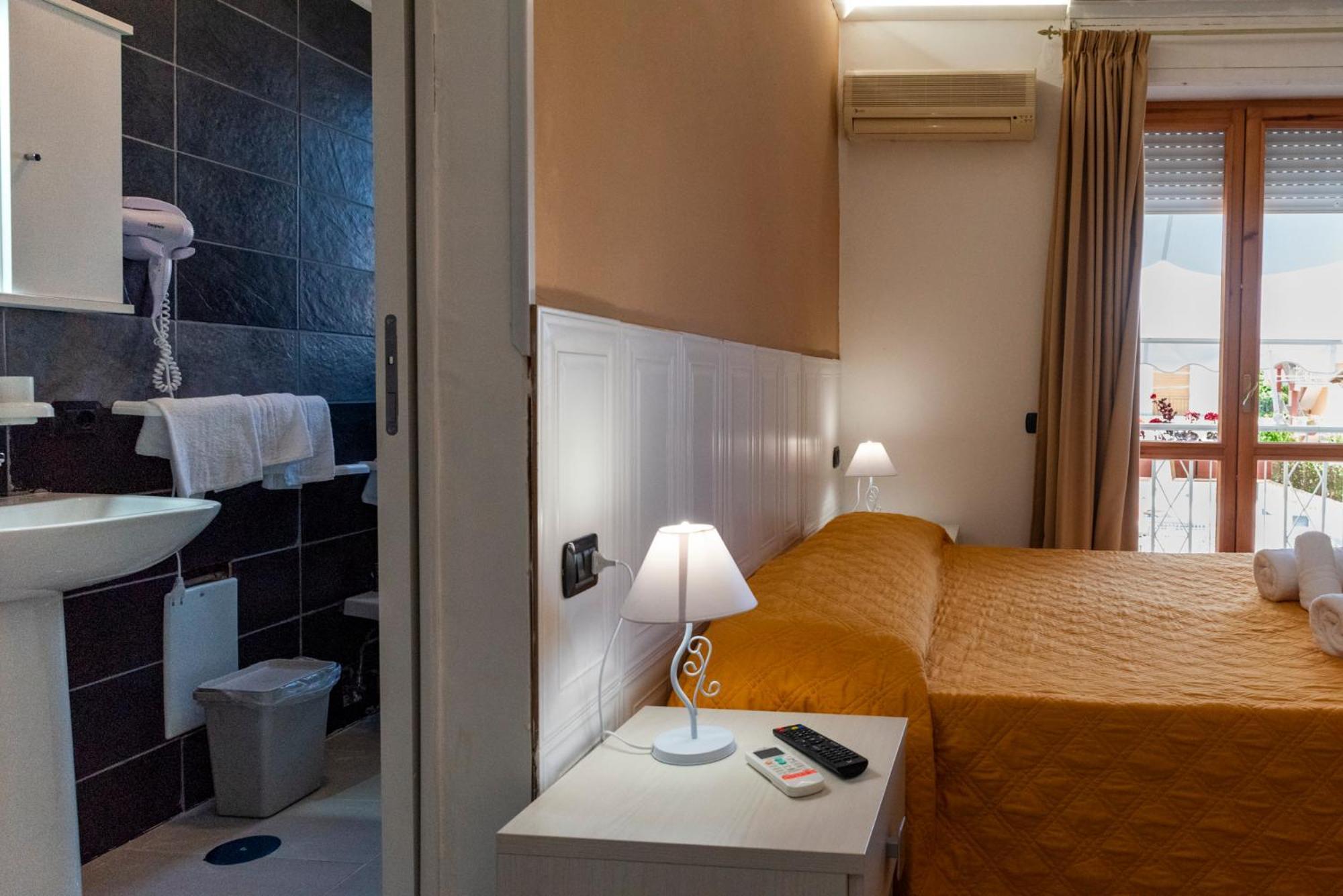 Solaris Paestum Bed and Breakfast Buitenkant foto