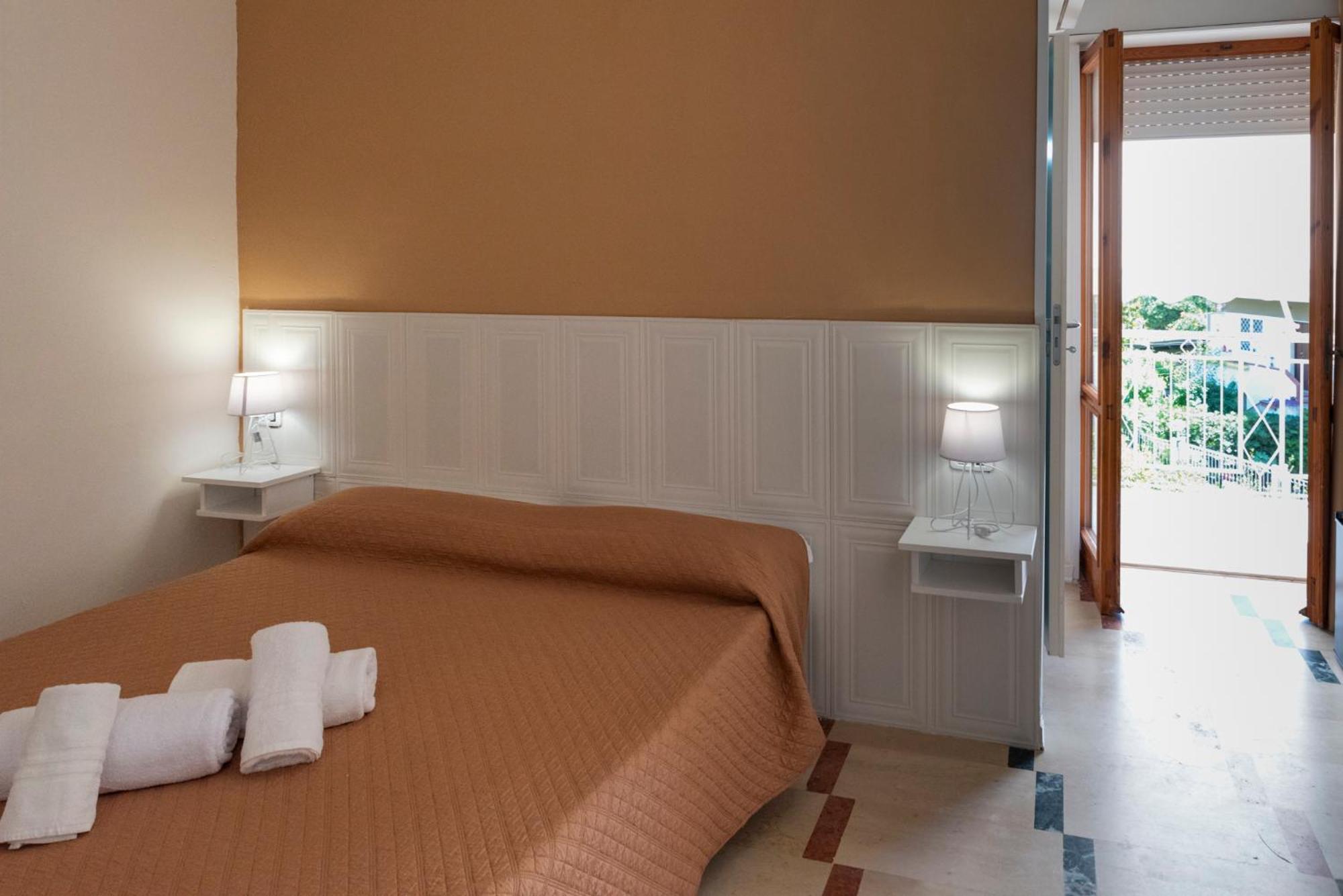 Solaris Paestum Bed and Breakfast Buitenkant foto