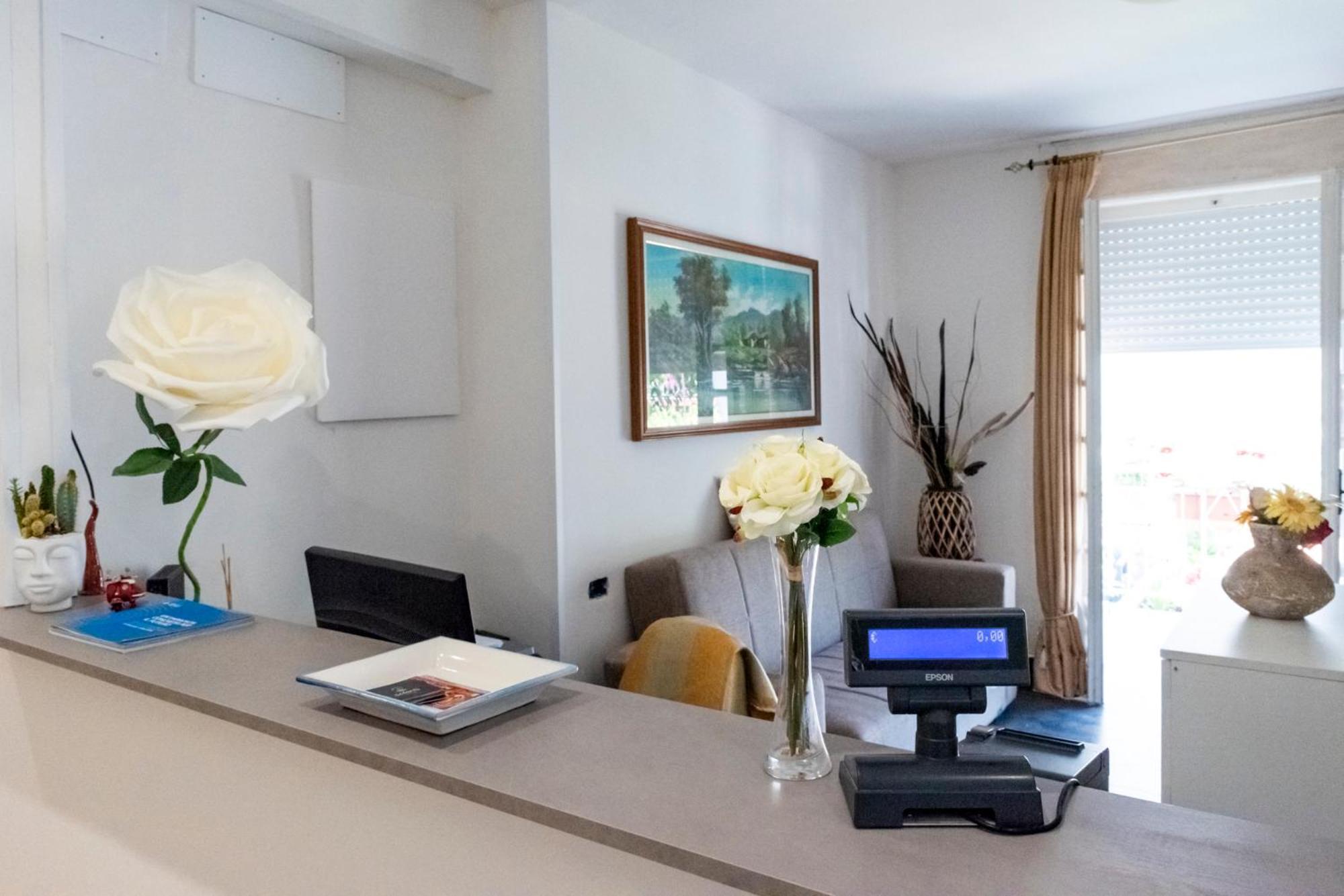 Solaris Paestum Bed and Breakfast Buitenkant foto