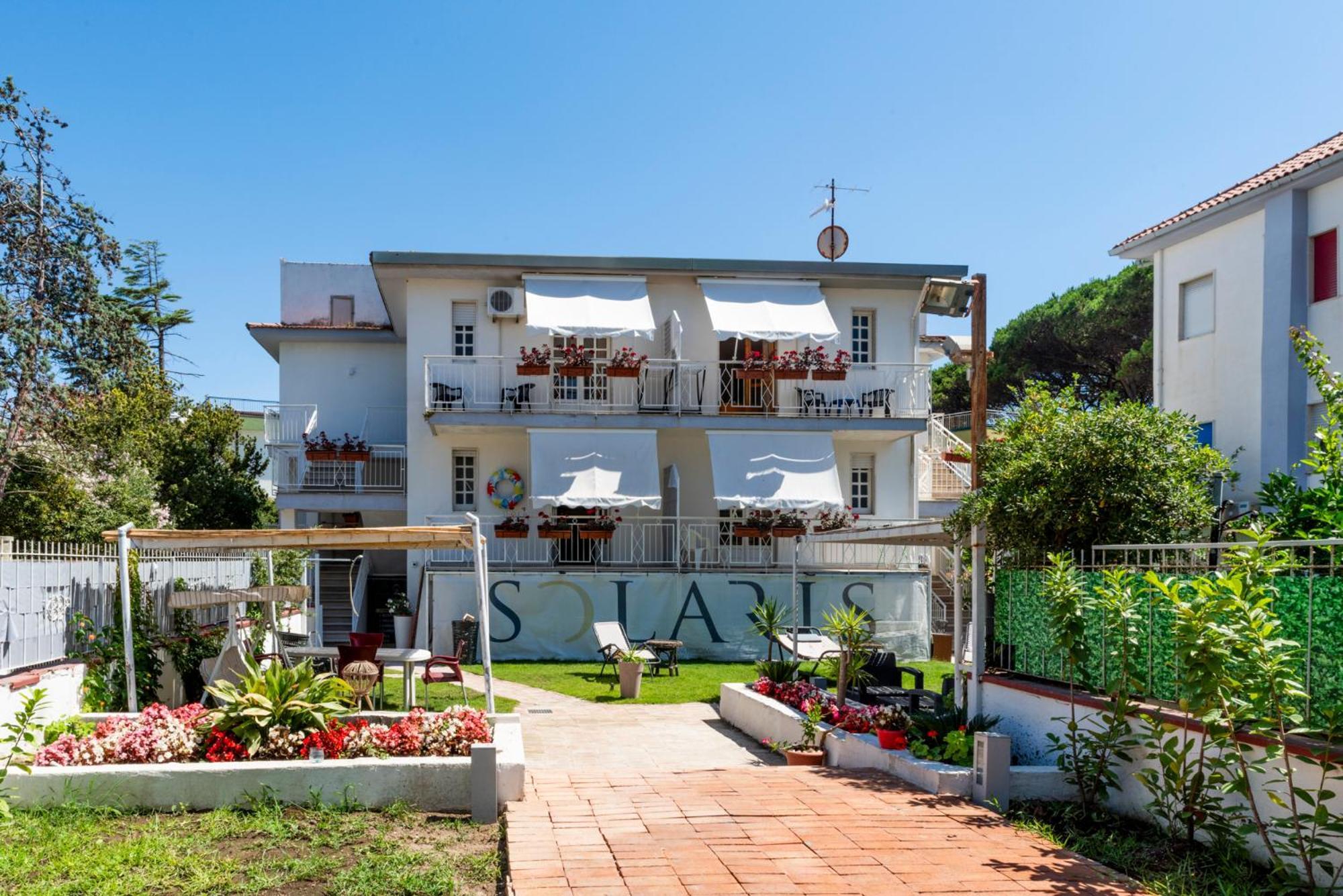 Solaris Paestum Bed and Breakfast Buitenkant foto